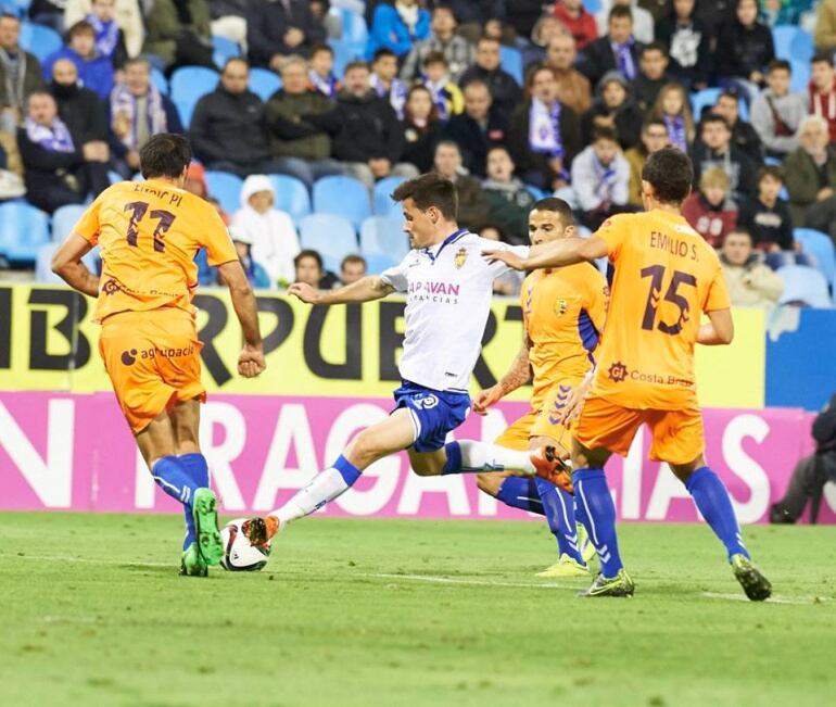 Ortí remata a puerta en el partido de Copa del Rey ante el Llagostera