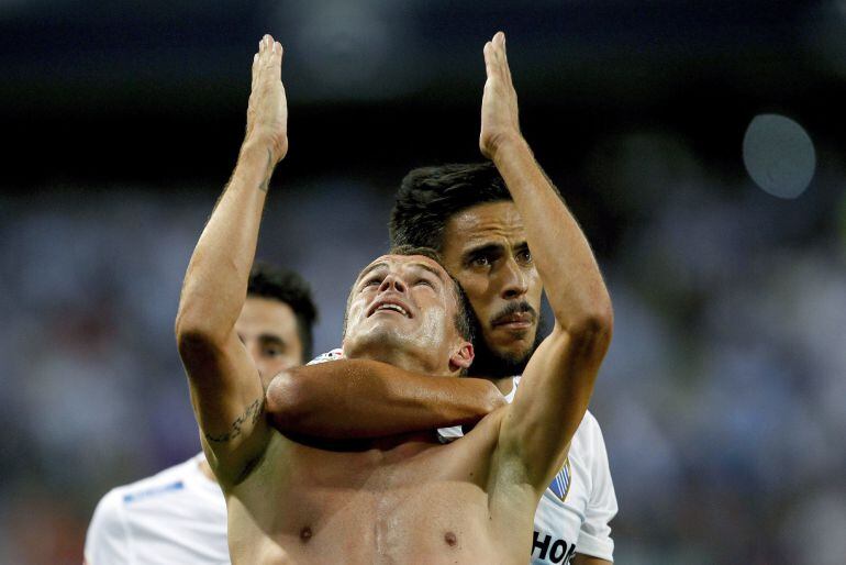 El centrocampista portugués del Málaga, Sergio Pablo Barbosa "Duda", celebra su gol durante el partido ante el Athletic.