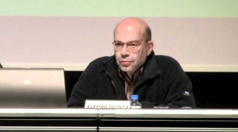 Una imatge del 2012 d'Alfons Quintà, quan va pronunciar a Girona una conferència sobre "La destrucció del model sanitari català"