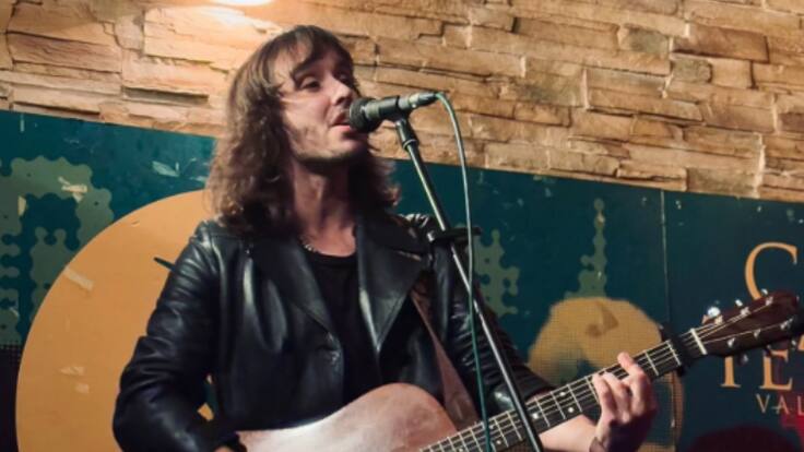 Entrevista a Héctor Robledillo, cantante ontinyentí