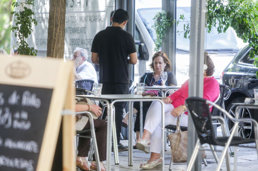 La Generalitat estudiará relajar algunas medidas de aforo para favorecer el sector turístico