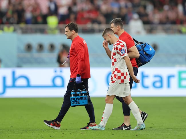 Kramaric se retira lesionado.