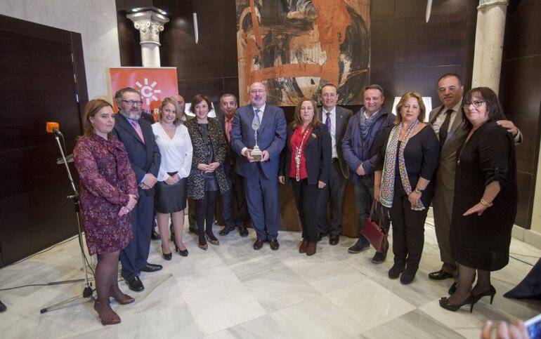 Canal Sur Radio distinguió a IDEAL con el galardón Bacalá de plata