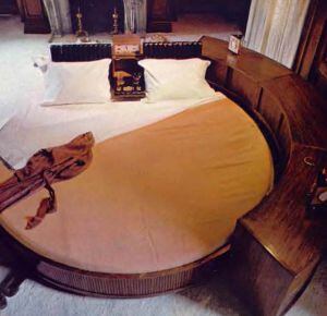 El &quot;llit Playboy&quot;, explicat a la pròpia revista