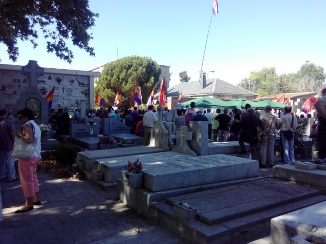 Homenaje a las 13 rosas en Madrid.