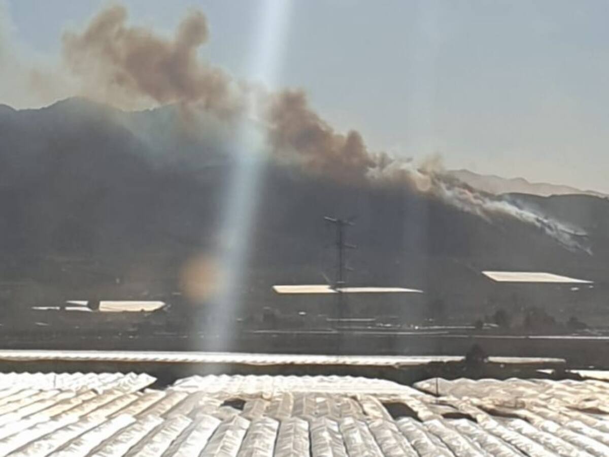 Movilizados los servicios de emergencias por un incendio en la Sierra de Carrascoy