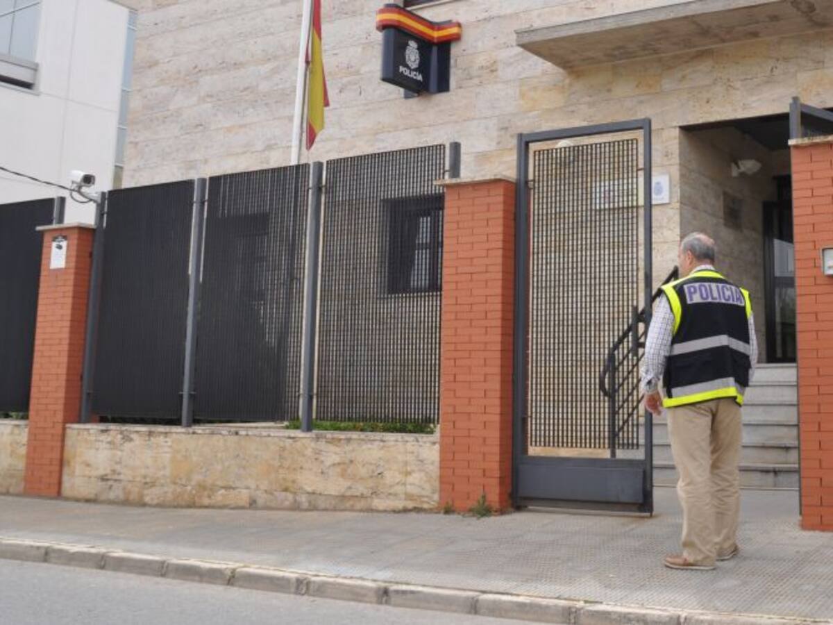 Detenido un hombre en Valdepeñas por un robo por el tirón en un cajero automático