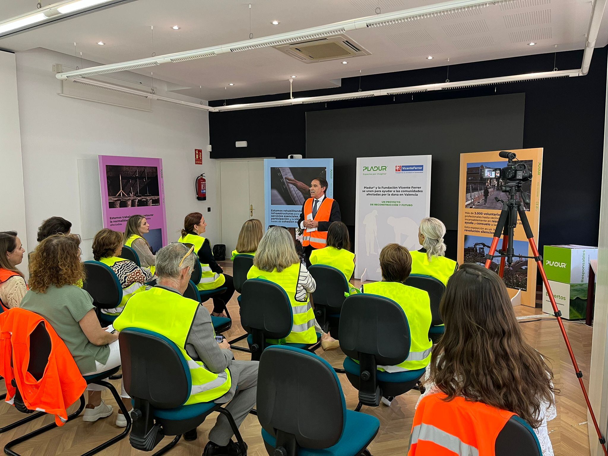 El acuerdo solidario ha sido presentado en la fábrica de Pladur de Valdemoro