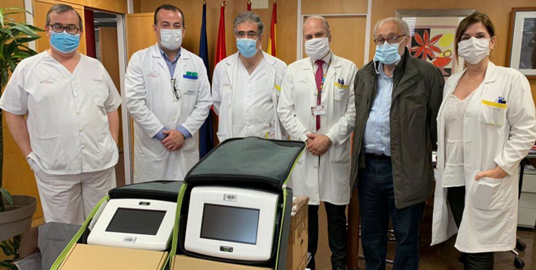 Imagen del doctor Peyró cuando fue a Murcia a por respiradores para el Hospital General de Albacete