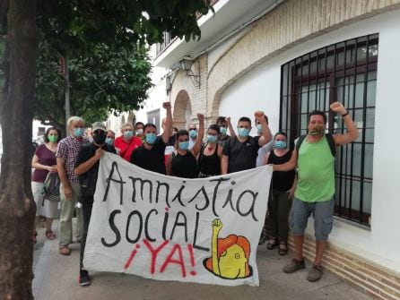 Concentración a las puertas del juzgado de Écija