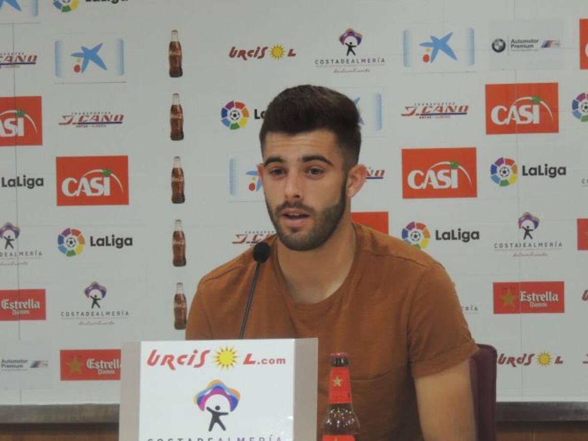 “Quiero que la afición disfrute de su Almería”