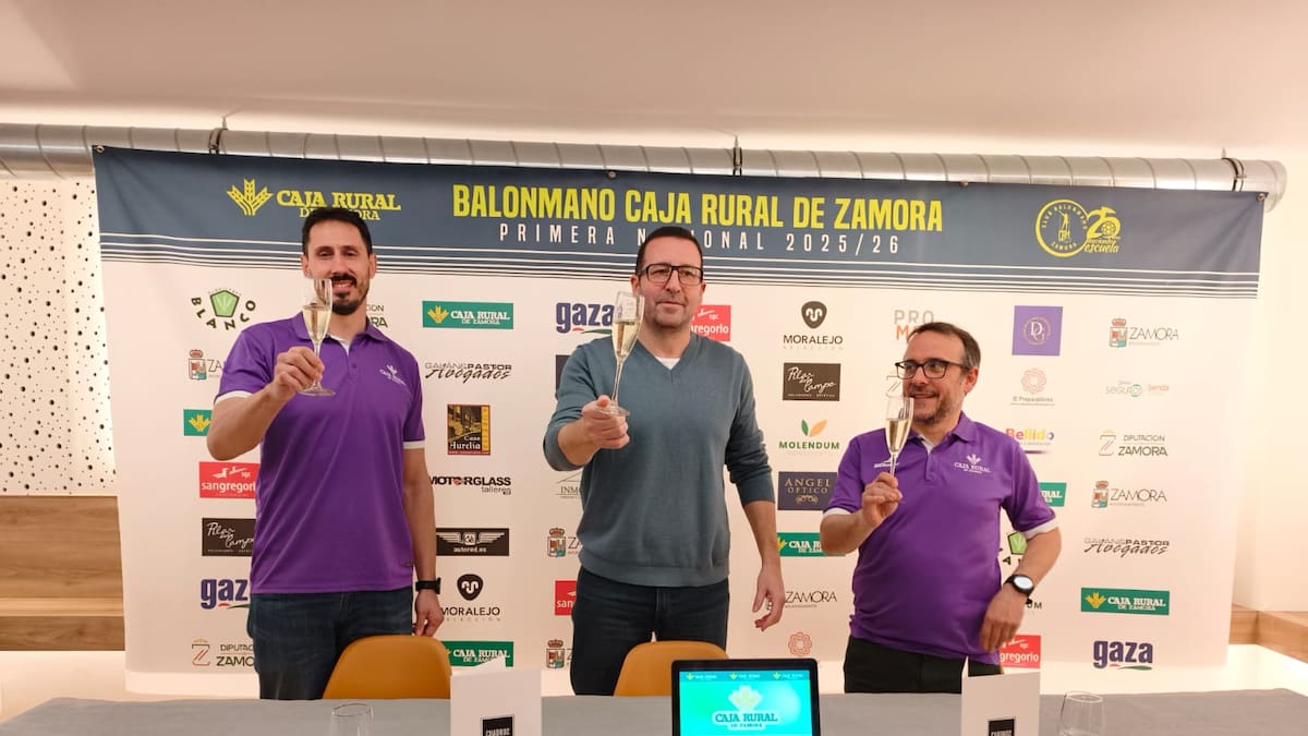 El Balonmano Zamora brinda por un 2026 con "fase en Zamora y ascenso"