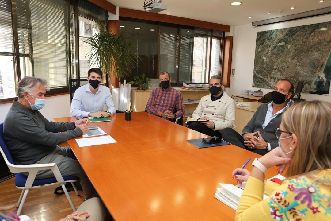 El Ayuntamiento de Castelló suspende la tasa de basuras al ocio nocturno y pedirá apoyo al sector en el pleno