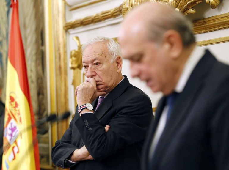 El ministro de Exteriores en funciones, José Manuel García-Margallo, en un acto de imposición de condecoraciones a miembros de las fuerzas y cuerpos de seguridad del Estado por servicios relevantes en asuntos de Gibraltar.