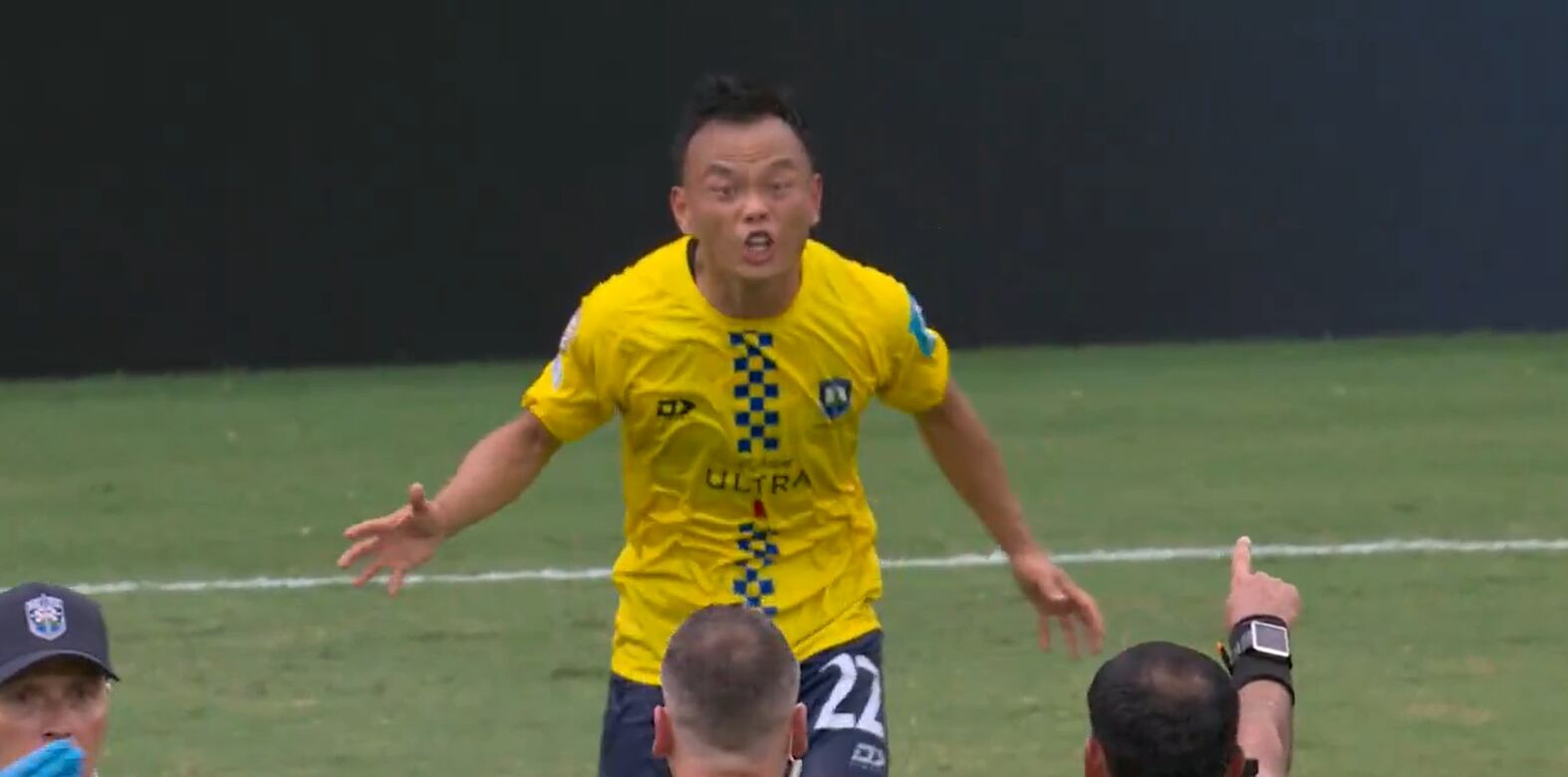 Tong Zhou se enfada con los médicos