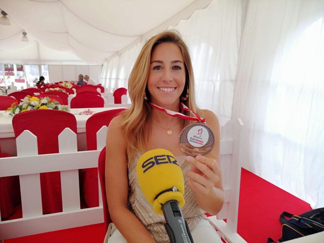 María López acudió a Las Mestas con la medalla lograda en el Campeonato de Europa