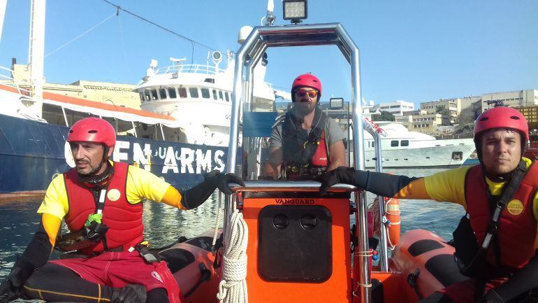 Los voluntarios de Proactiva Open Arms se preparan para los futuros rescates. 