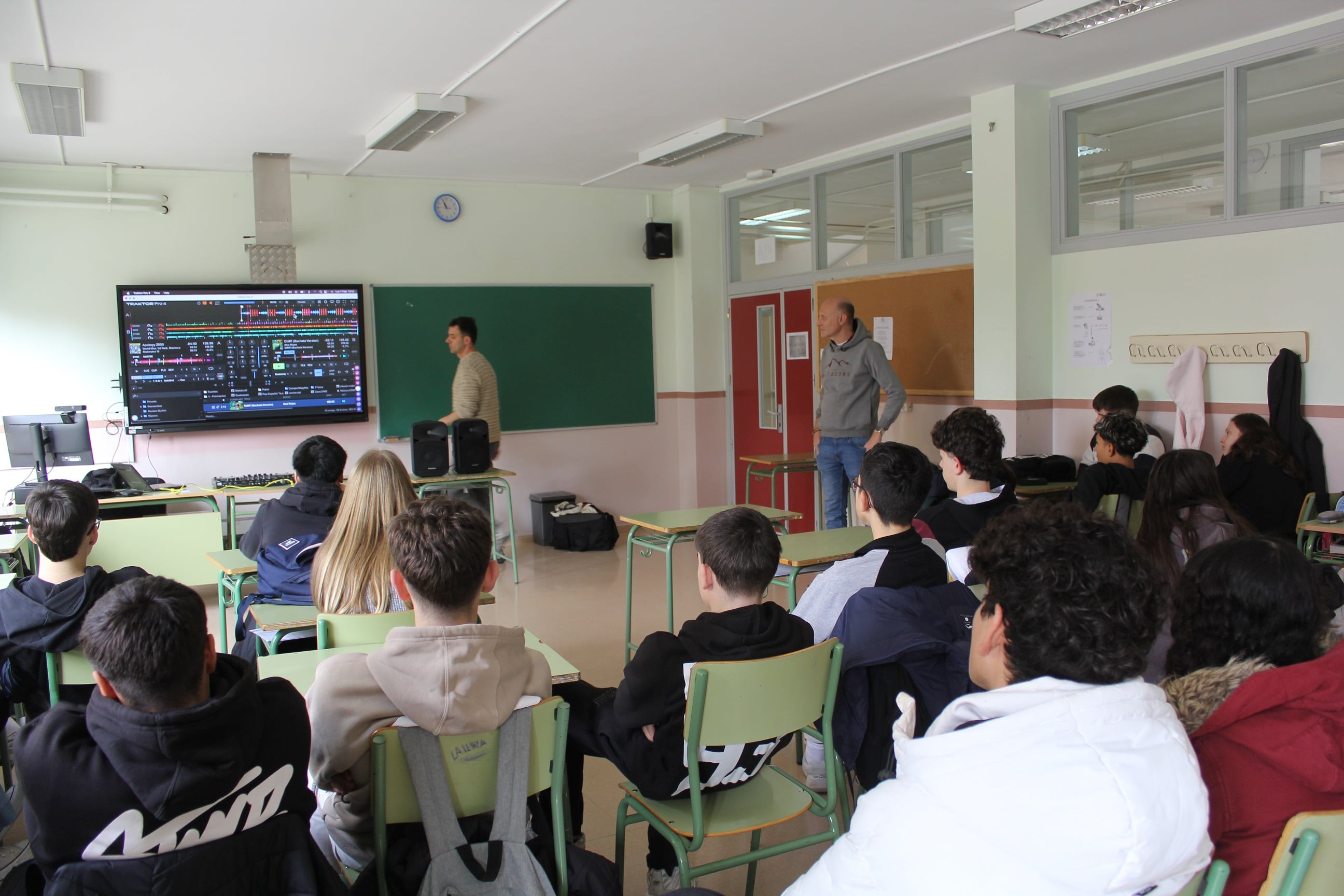 Taller de DJ&#039;s en el Instituto de Grañén