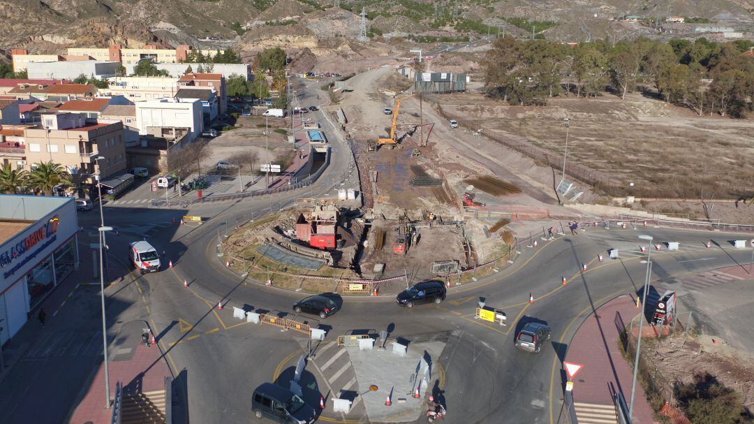 Avanzan las obras del paso inferior de San Antonio: ejecutados 620 metros cuadrados de pantala de hormigón 