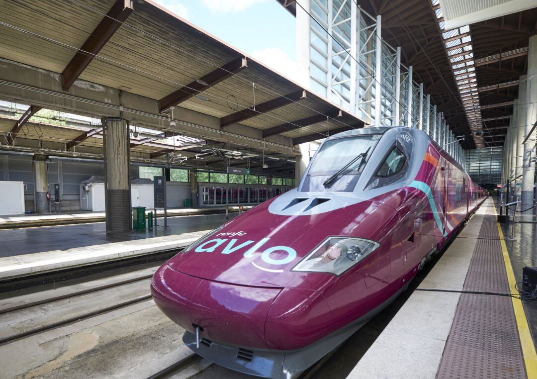 Presentación del nuevo servicio ferroviario de Renfe AVLO