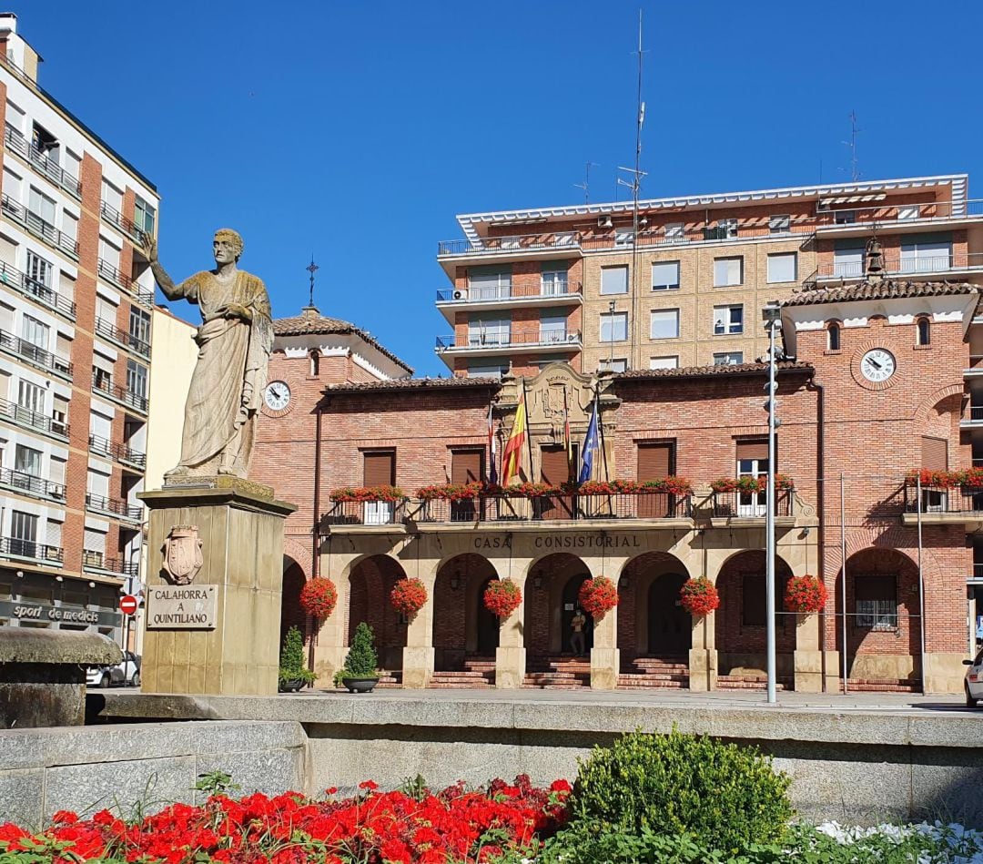 Fachada del ayuntamiento de Calahorra.