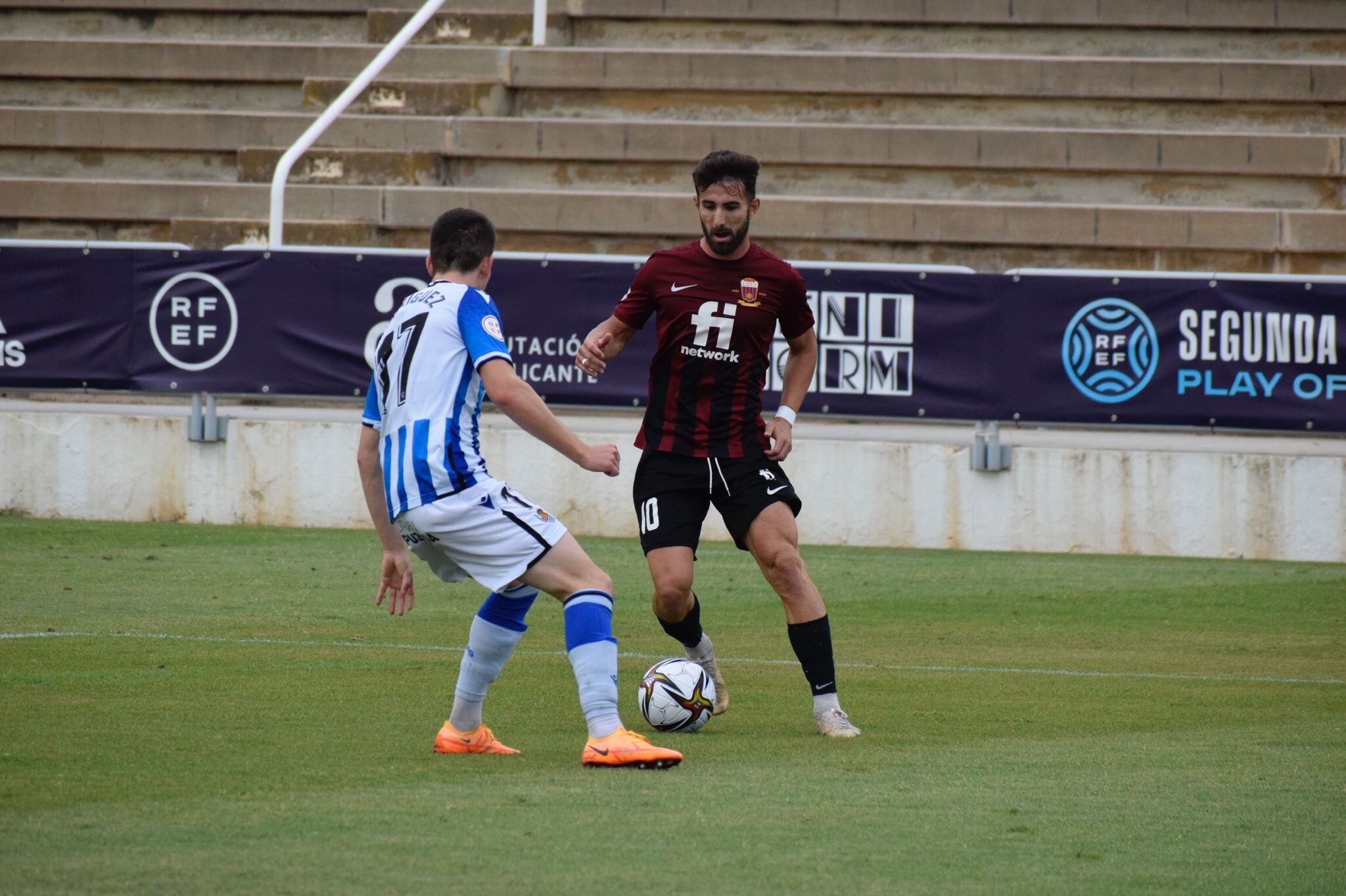 Ángel Sánchez encara a Peru Rodríguez