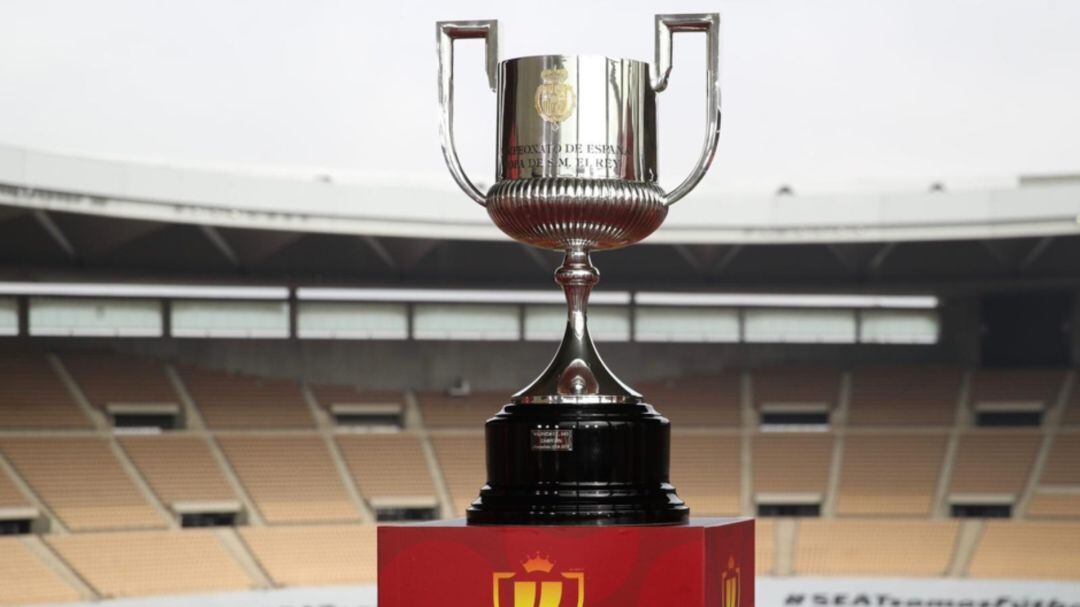 Trofeo de la Copa del Rey en el Estadio La Cartuja de Sevilla