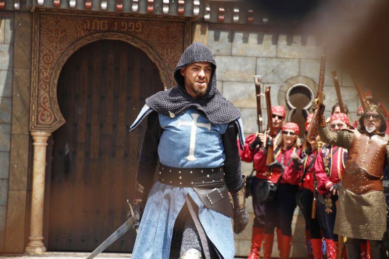 Embajador Cristiano de Elda tras la recuperación del castillo