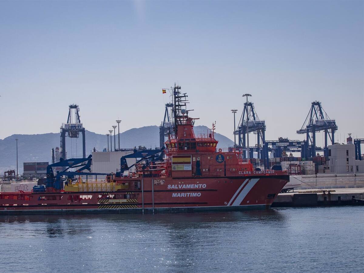 Salvamento Marítimo traslada a 44 personas de dos pateras hasta Algeciras
