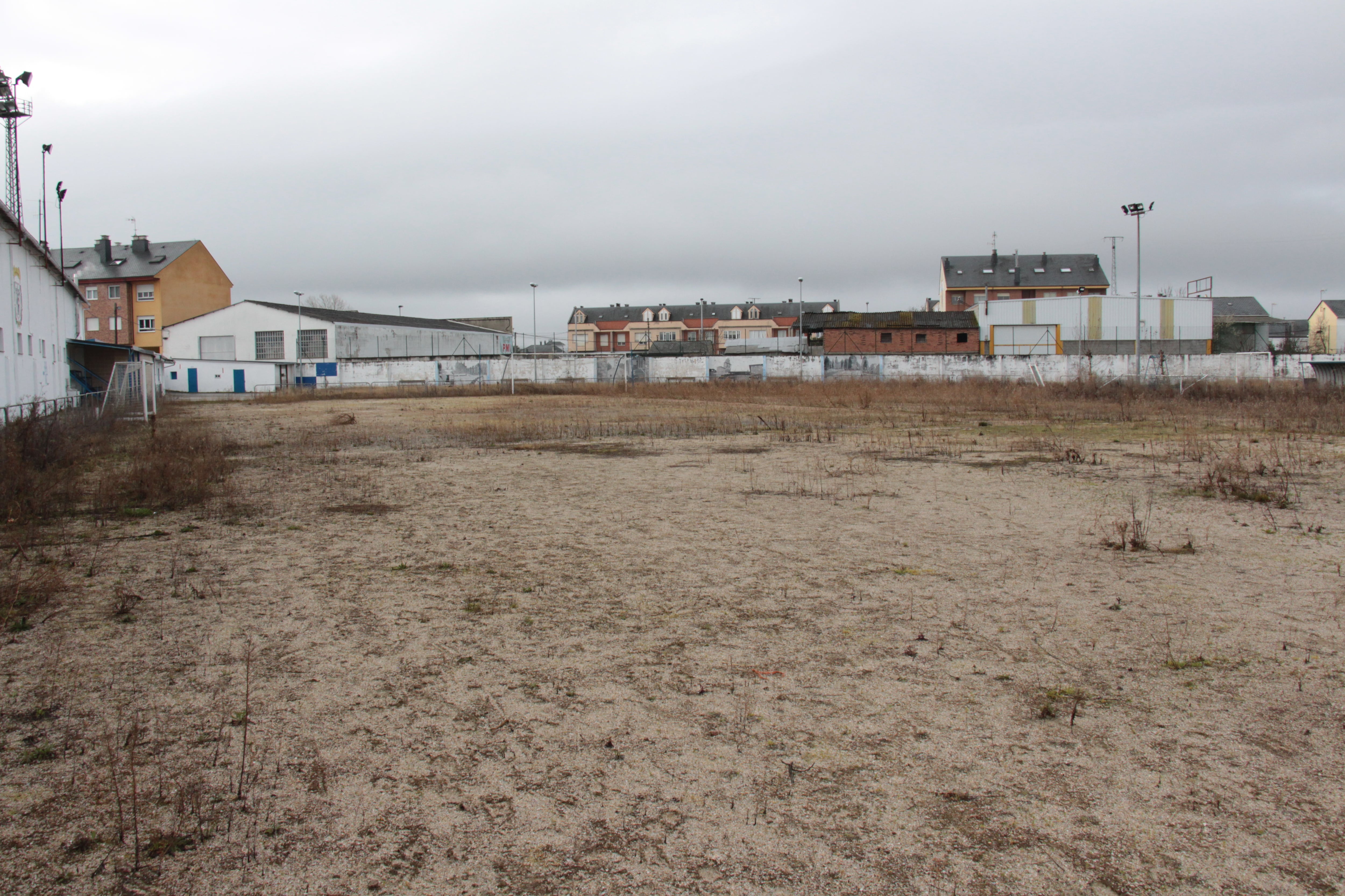 Vista del campo de fútbol de Fuentesnuevas en Ponferrada