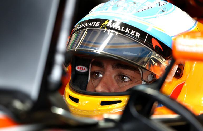 Alonso en los entrenamientos libres de Silverstone