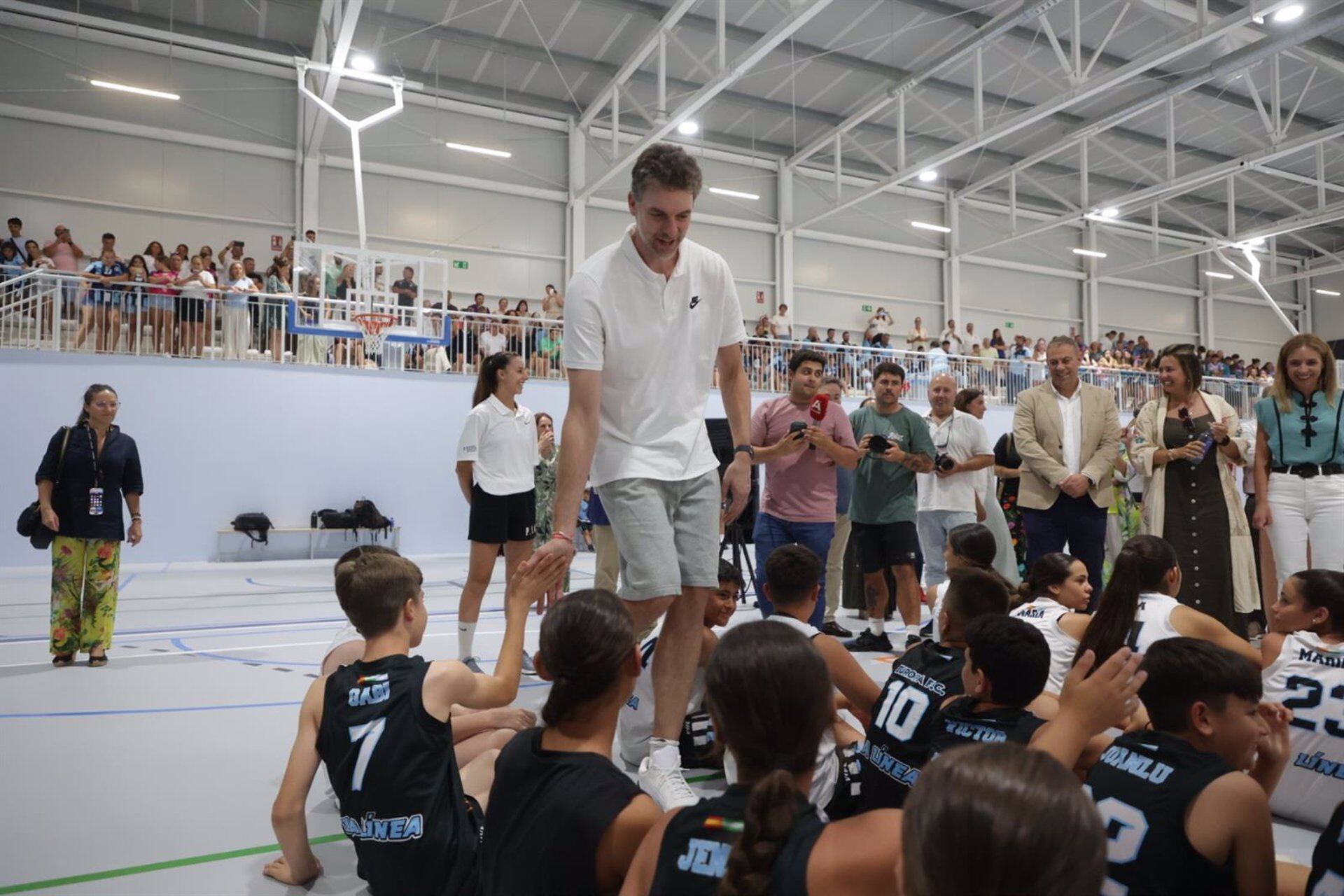 Inauguración del pabellón deportivo Punto Ribot