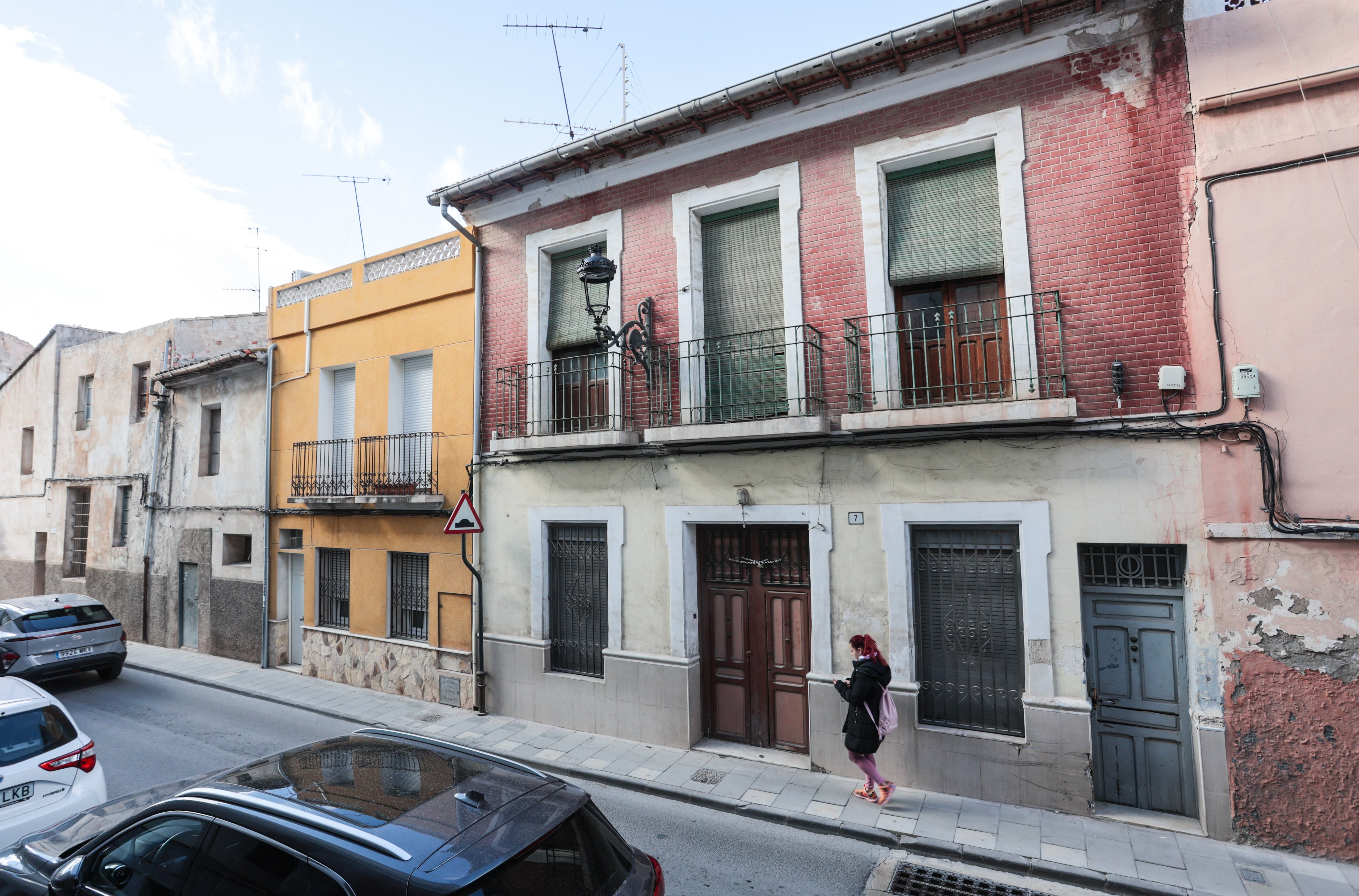 La Policía Local de Elda ha acudido ante los altercados producidos en la zona pero la situación continúa repitiéndose