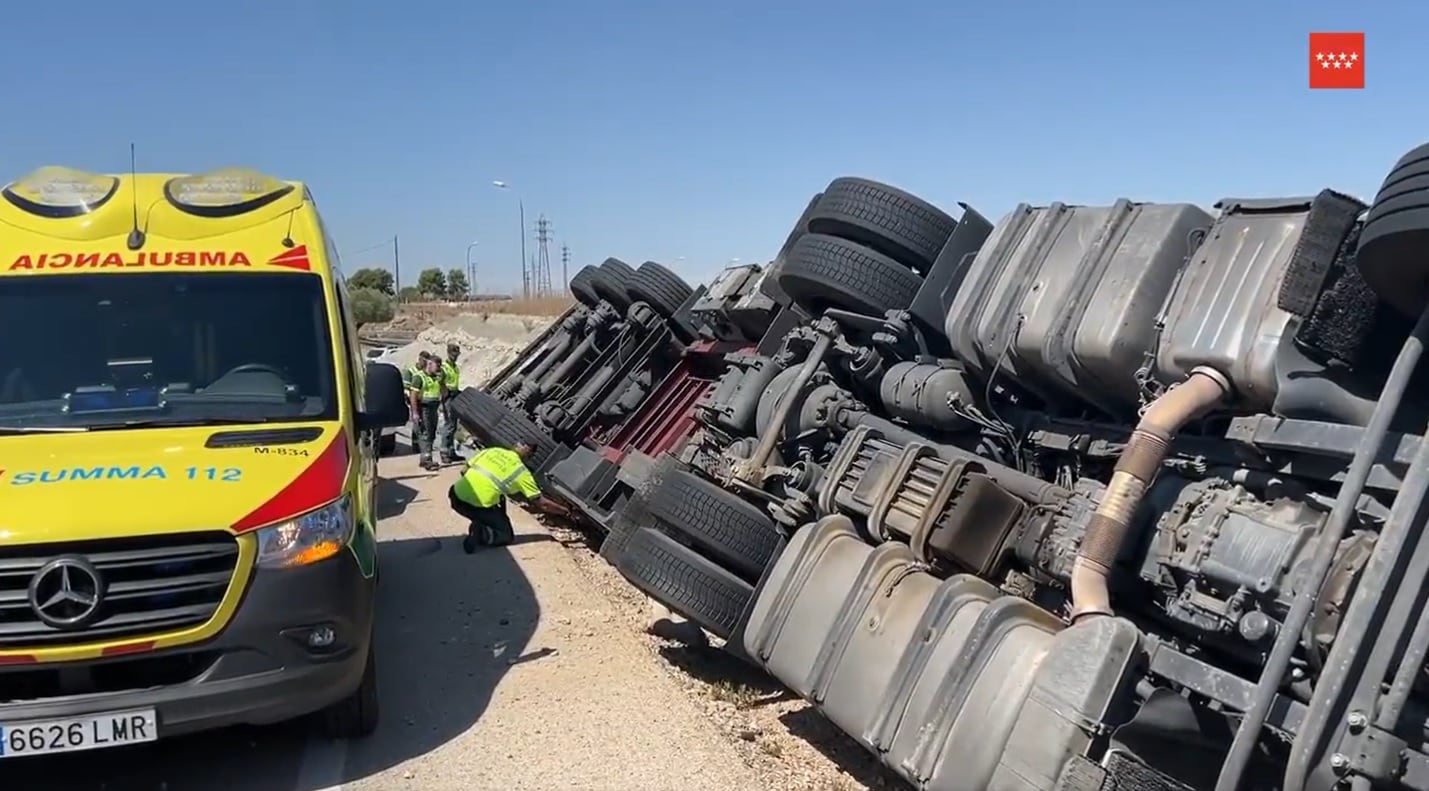 El conductor del camión falleció prácticamente en el acto por el fuerte impacto