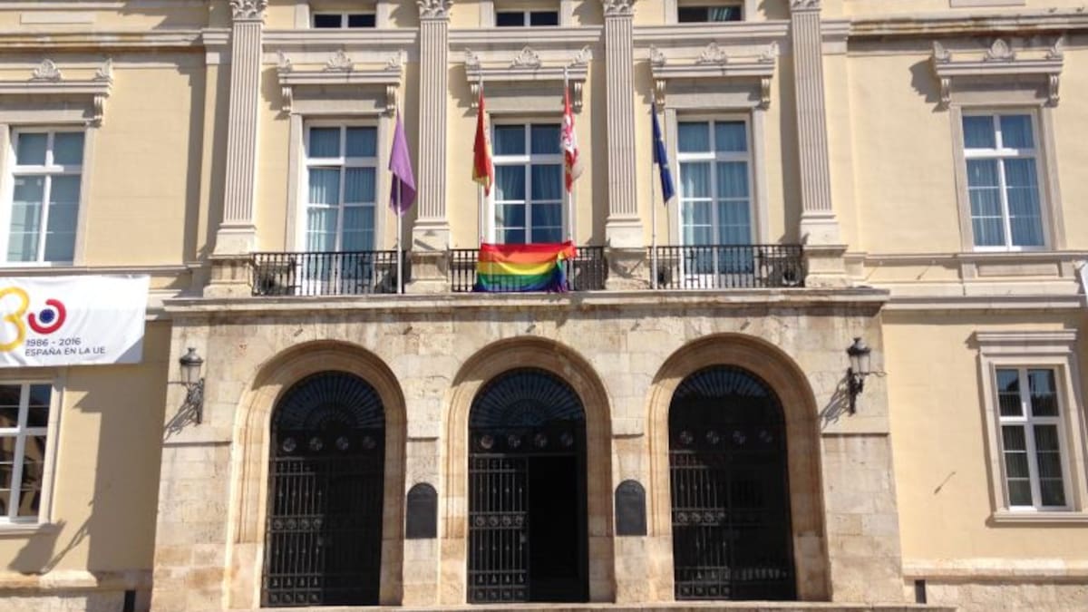 El colectivo de lesbianas, gays, transexuales y bisexuales reivindican un plan de igualdad para Palencia