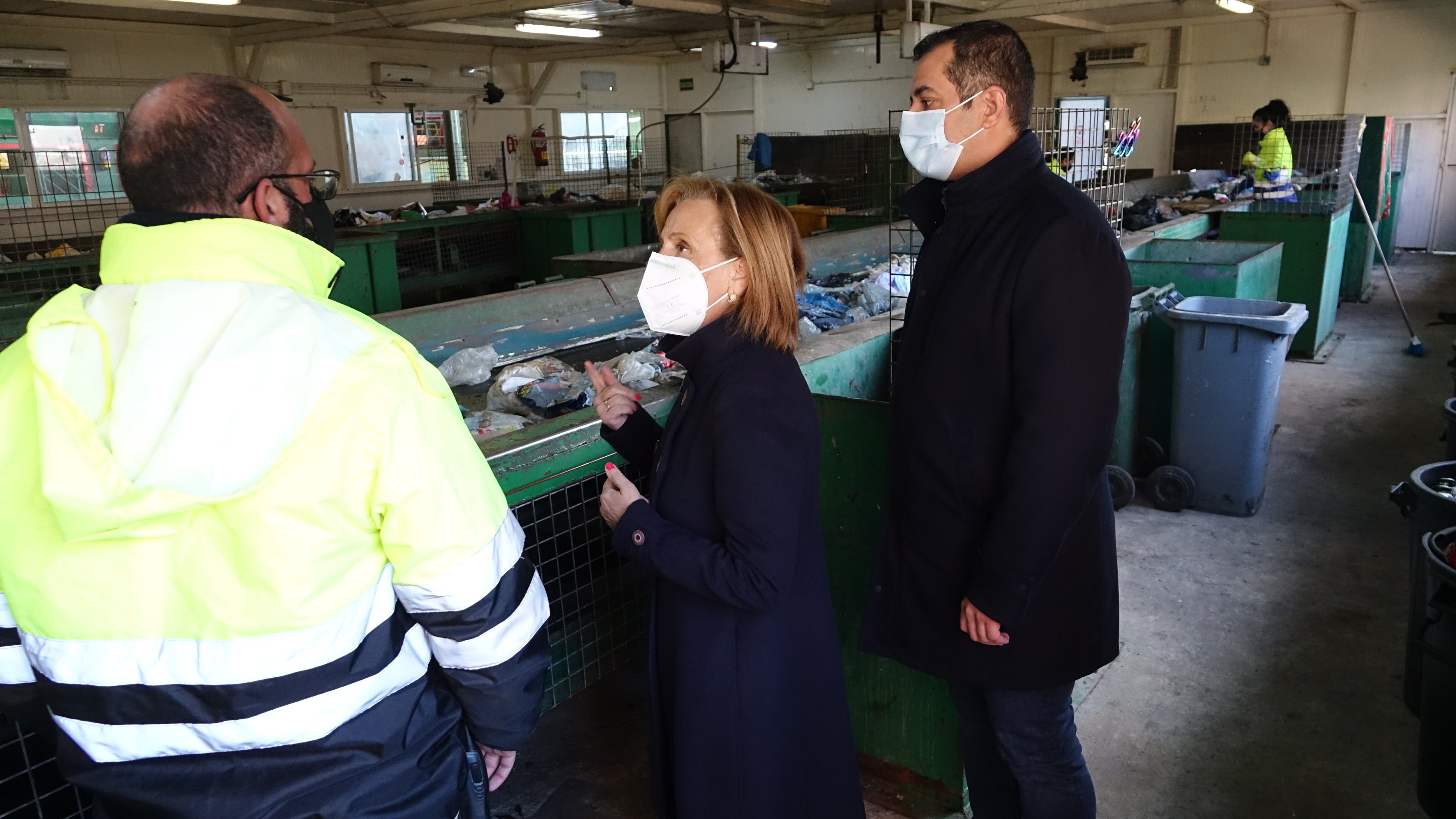 Begoña Medina y Rubén Viruel en el centro ambiental de Málaga