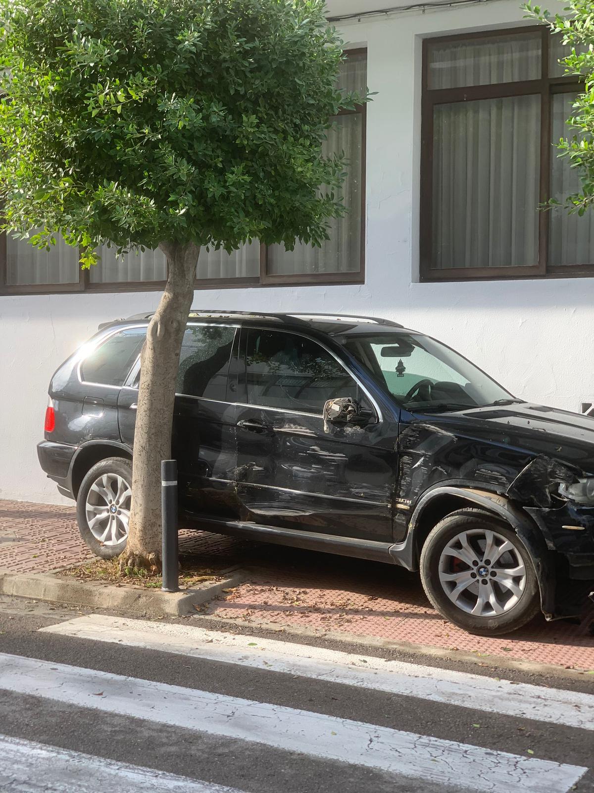 Vehículo accidentado del detenido