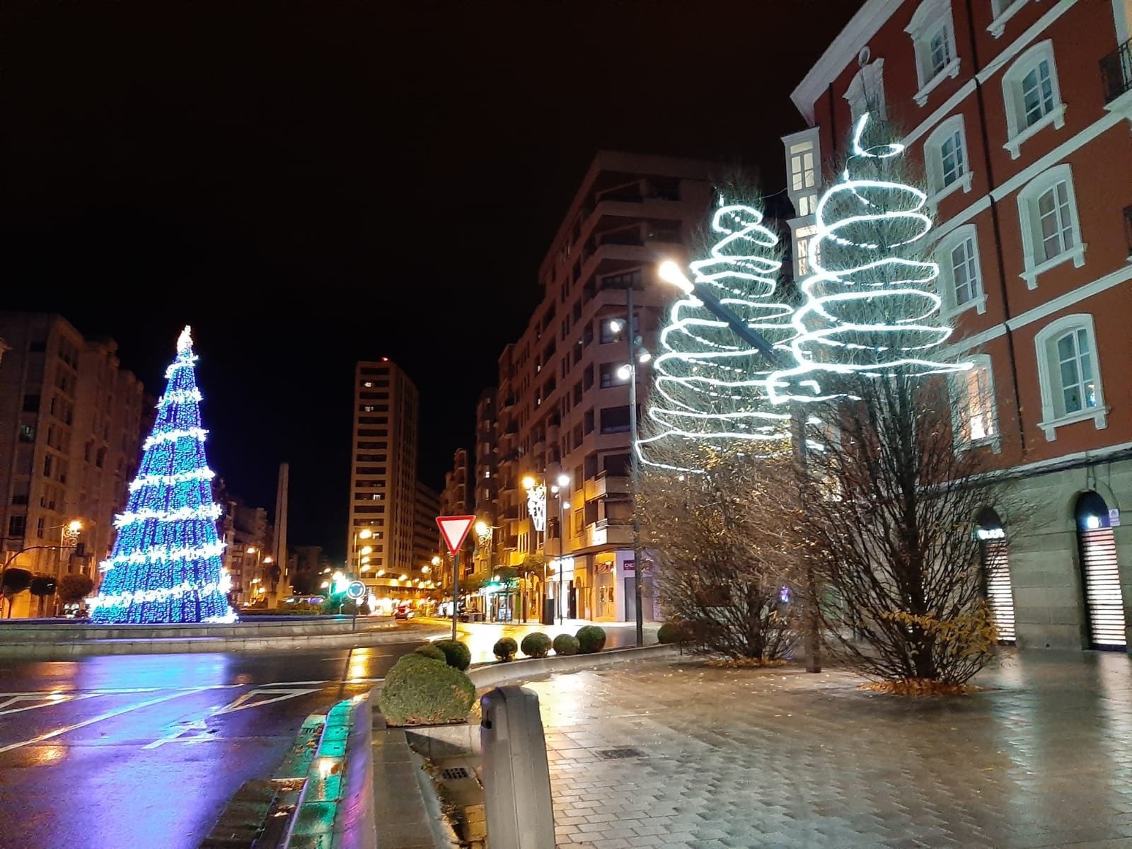 Iluminación navideña en Logroño.