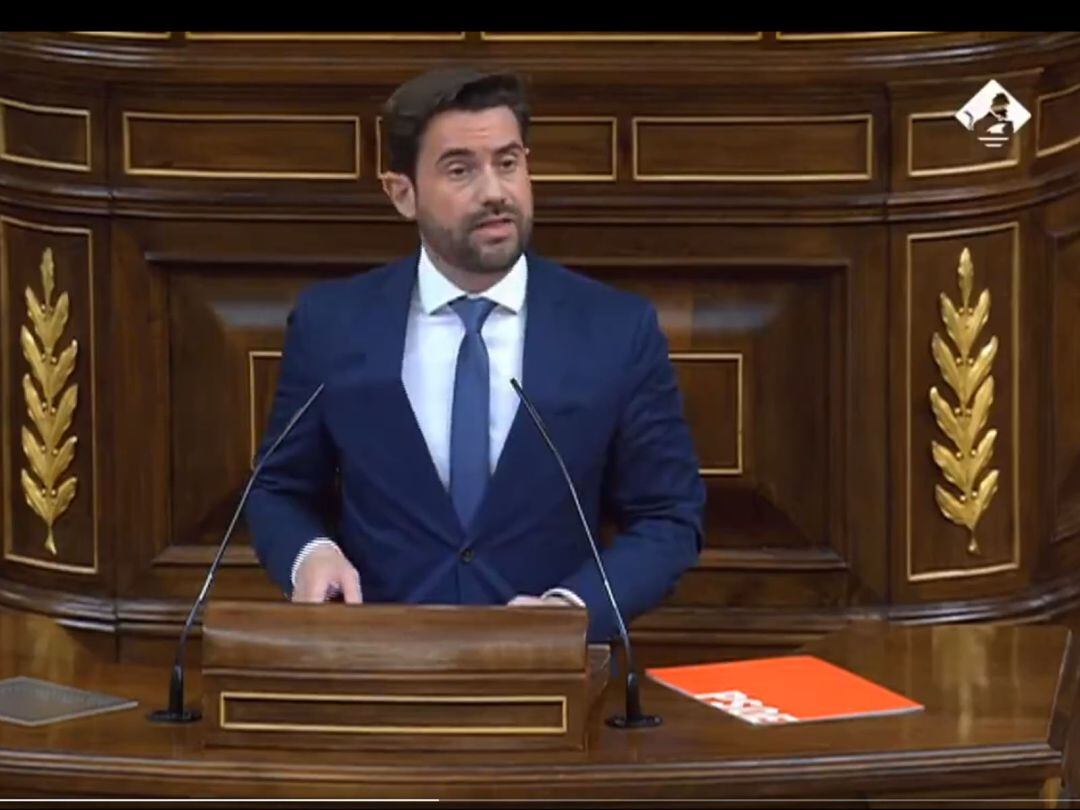 Antidio Fagúndez en la tribuna de oradores de la Cámara Baja