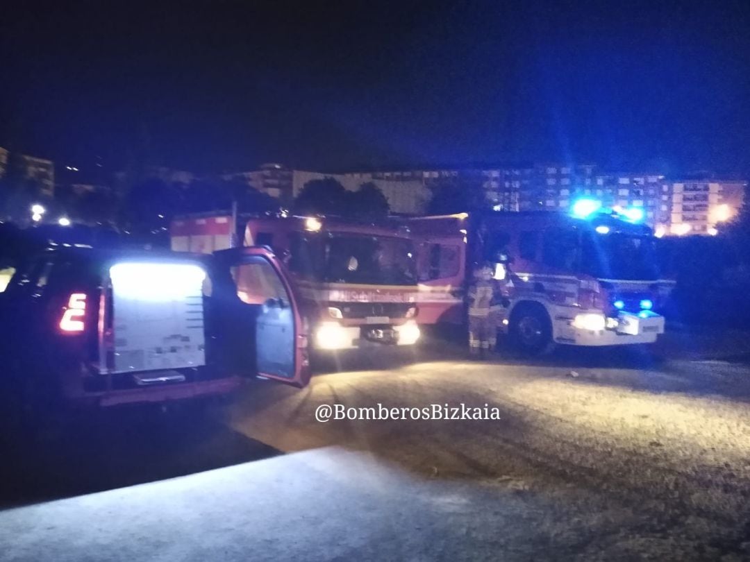 Otro incendio ha provocado daños en una empresa dedicada al alquiler de maquinaria ubicada en el polígono de Loiu