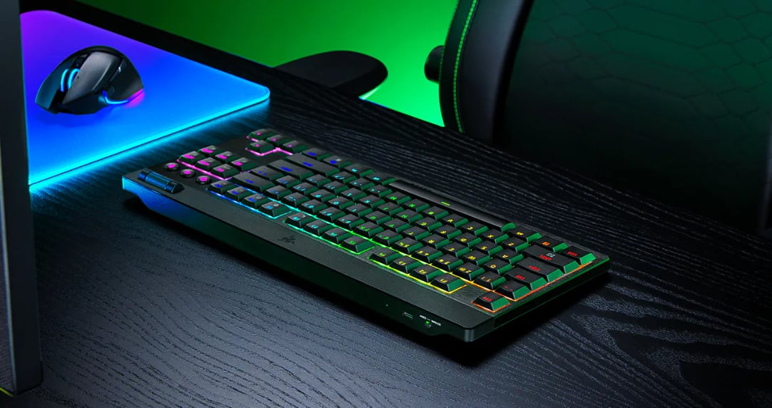 El teclado cuenta con una construcción reducida.