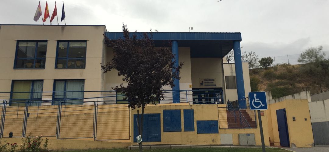 Tiene 40 plazas y también da cobertura a los vecinos de Fuente el Saz, Valdetorres, Talamanca, Valdeolmos-Alalpardo y Valdepiélagos