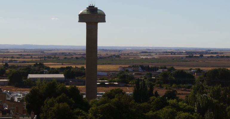 La biblioteca irá en los depósitos de la Fiesta del Árbol