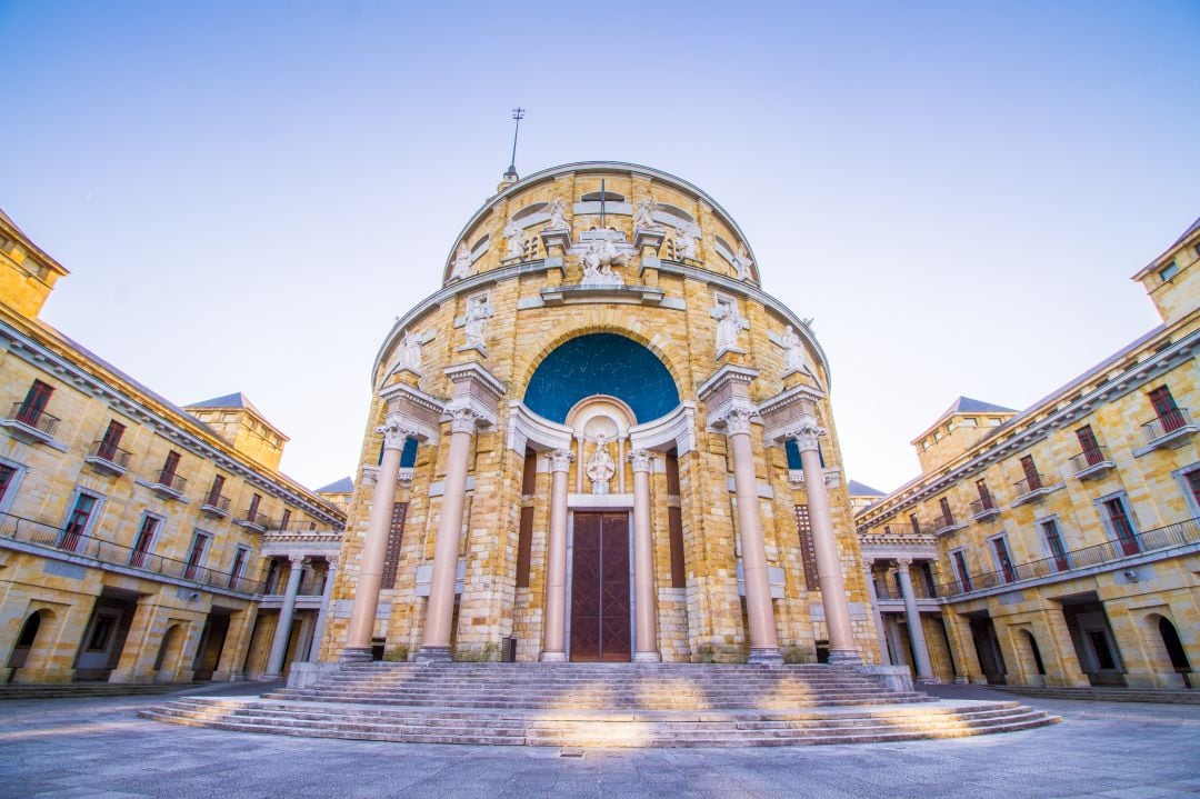 Iglesia de la Universidad Laboral. 