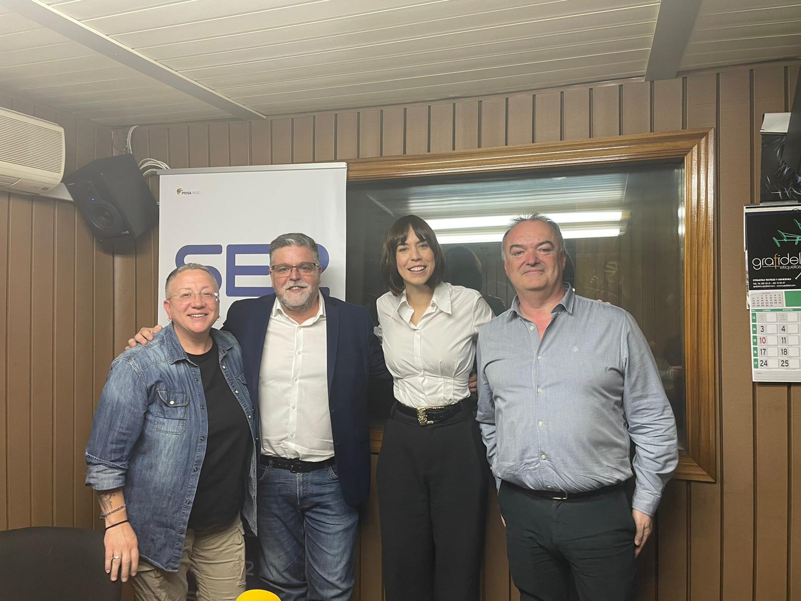 Ministra y alcalde, en el programa Hoy por Hoy de Radio Villena SER