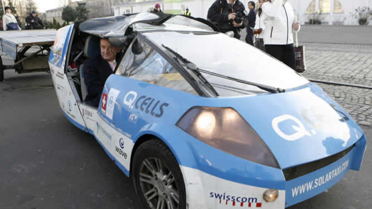 El coche solar completa la vuelta al mundo