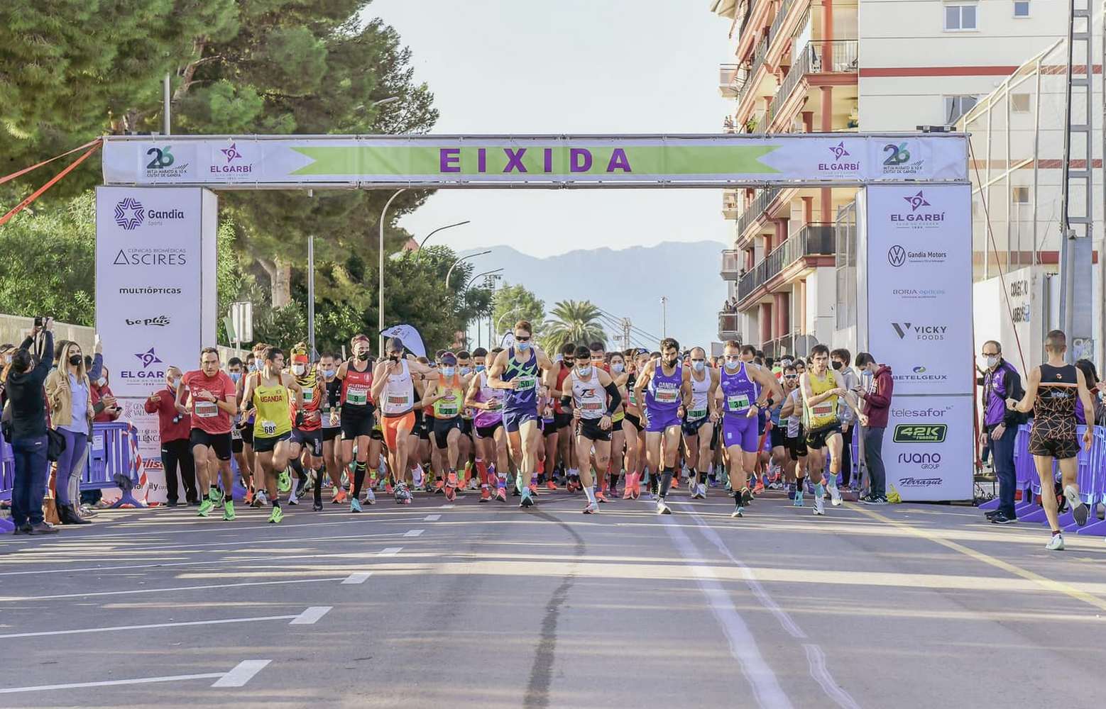 Salida de la edición 26 de la Mitja Marató de Gandia