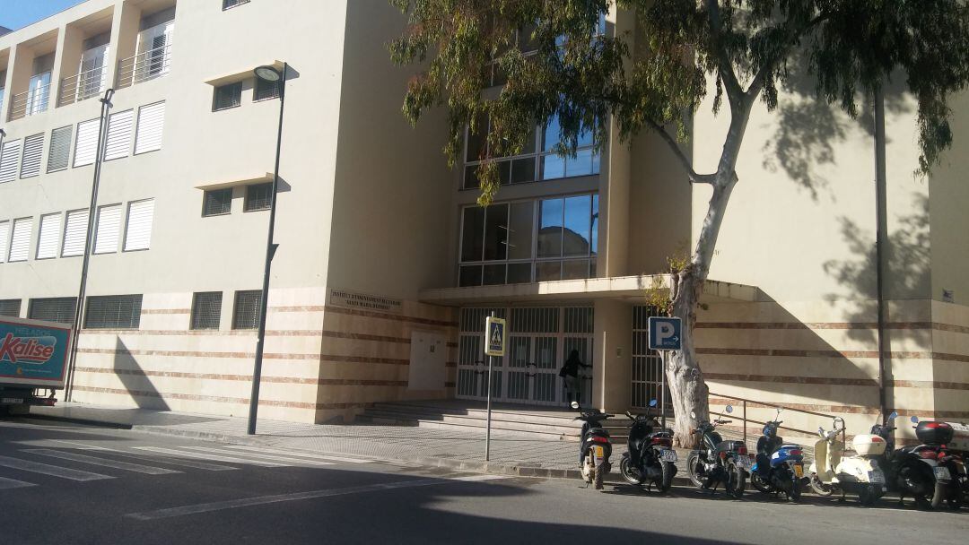 Imagen de un centro educativo de Ibiza