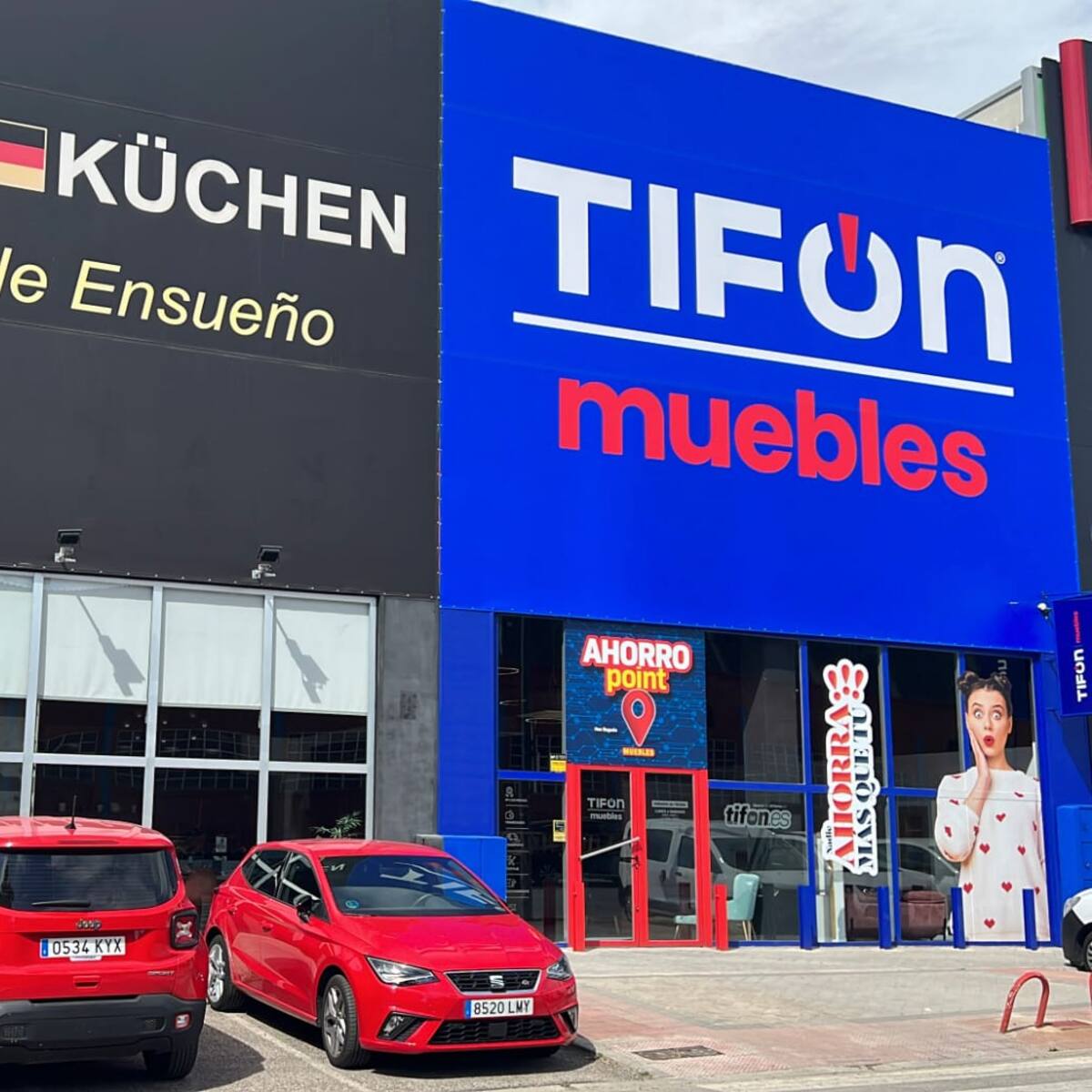 Muebles Tifón inaugura su nueva tienda en Fuenlabrada