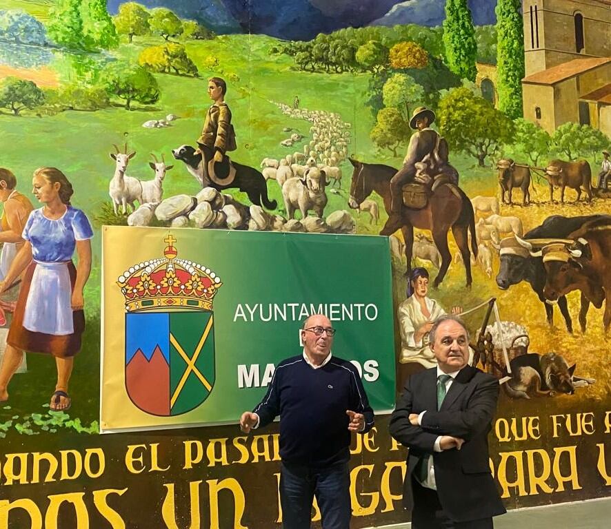 El delegado territorial de la Junta en Palencia asiste a la inauguración de una nave de usos múltiples situada en Mantinos